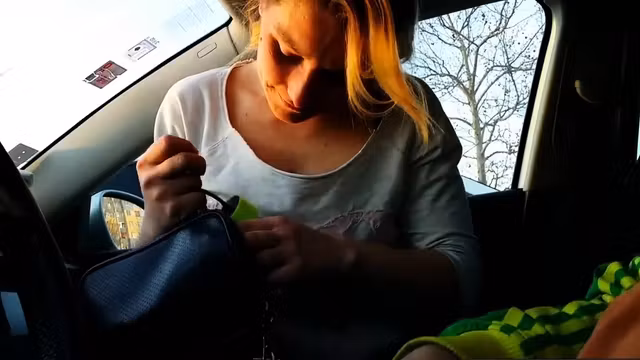 getting head 18 (with cum to her mouth)