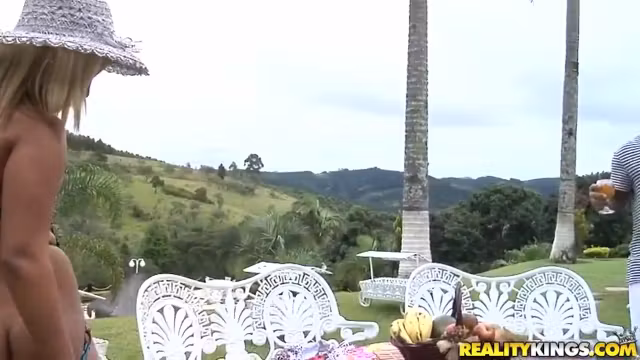 Blonde Diana Cadilac teases Jamaica outdoor