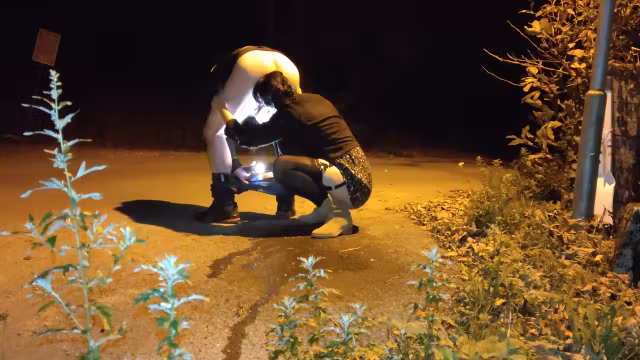 Horny Milf Gives Passionate Rimjob On A Public