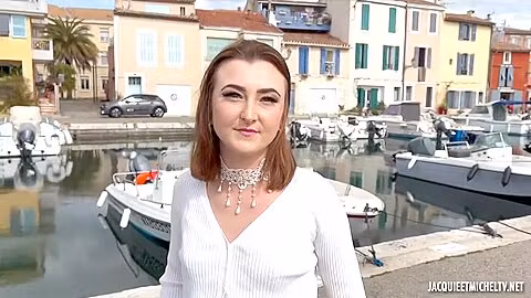 Tracy, 19ans, Vendeuse En Lingerie