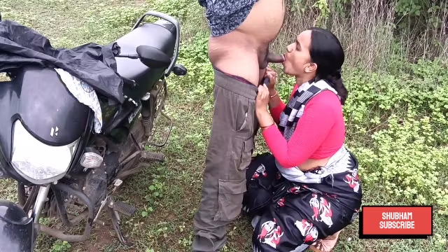 Indian Desi Kavita Fuck With Boyfriend In Jungle In Doggy Style Cheating On Husband , Play Romanitc Sex With Lover