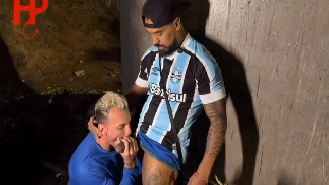 Video 203 - Macho Guy Will Do Anything For Money, He Fucked My Ass Until He Filled Me With Cum In The Middle Of The Avenue With Guilherme Gaucho
