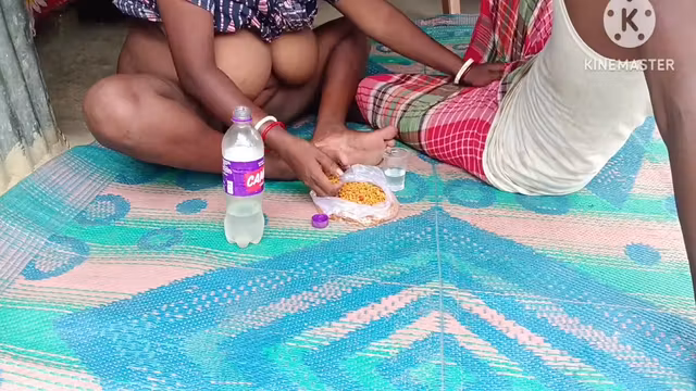 Desi Bhabhi Ne Daru Pilaya