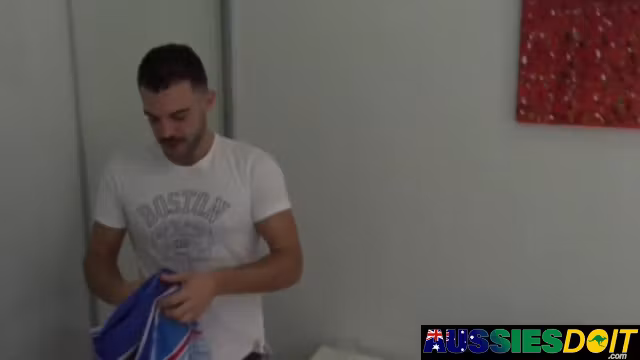 Hung Aussie Mason Throws His Big Dick To Lewis Hungry Hole