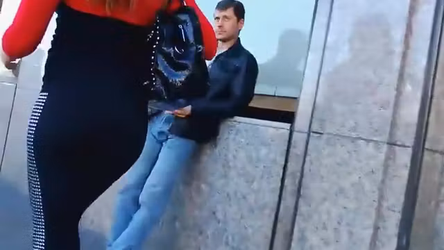 Angry beauty gets stalked